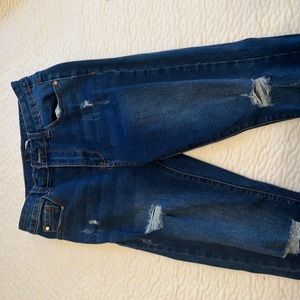 Fashion Nova size 5 skinny ripped jeans